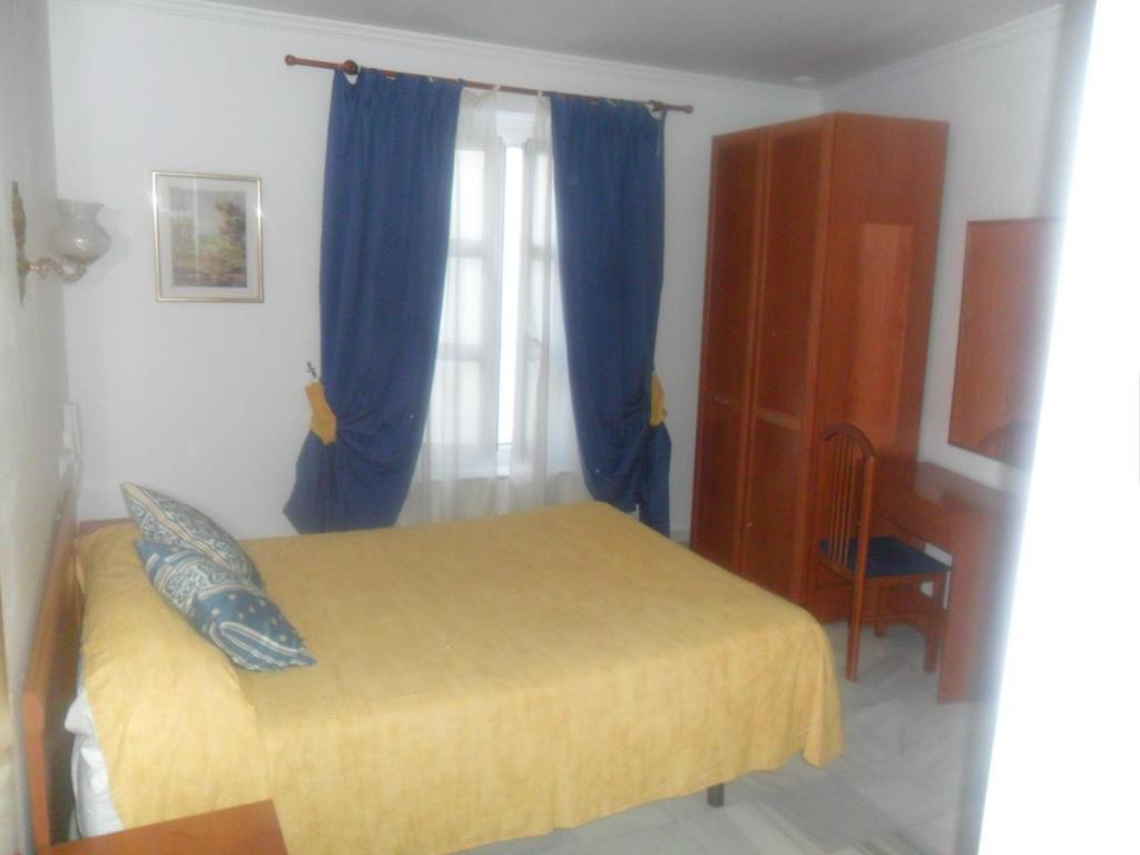 Hostal Centro Sol Кадис Номер фото