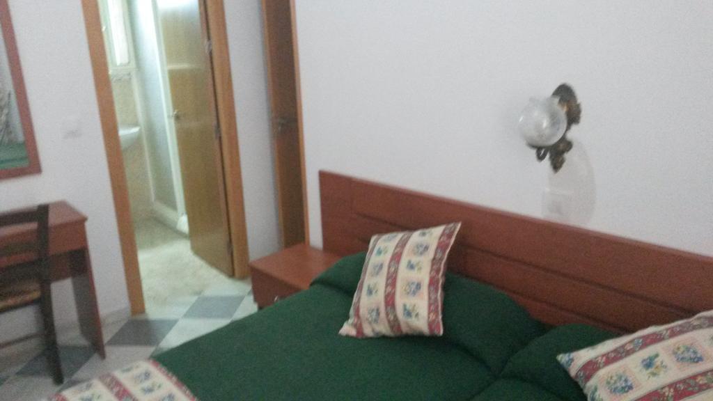 Hostal Centro Sol Кадис Экстерьер фото