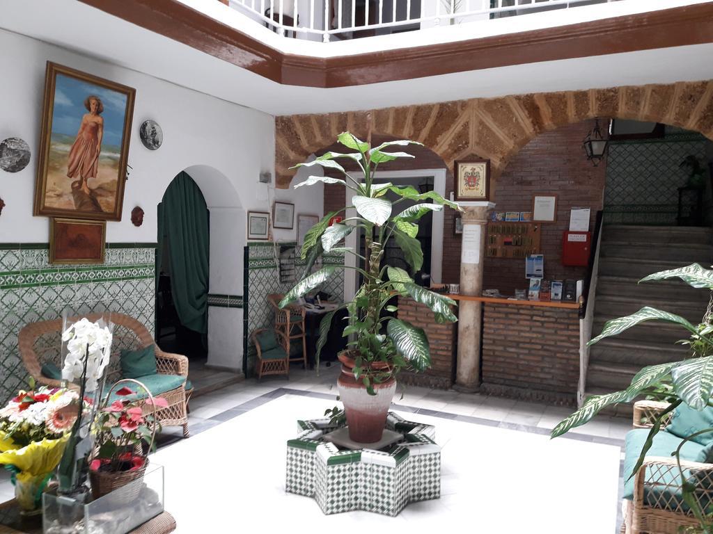 Hostal Centro Sol Кадис Экстерьер фото