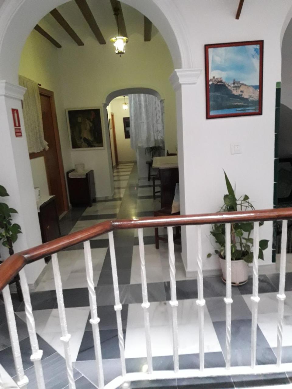 Hostal Centro Sol Кадис Экстерьер фото
