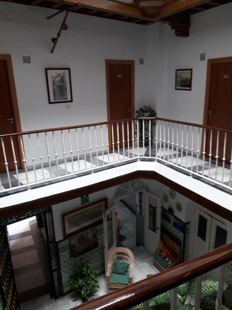 Hostal Centro Sol Кадис Экстерьер фото